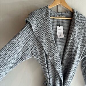 NWT Gray Textured Robe